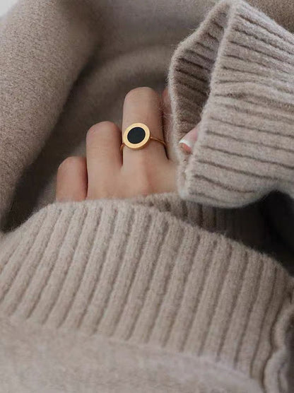 Black Round Adjustable Ring